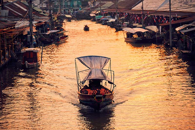  Amphawa Floating Markets