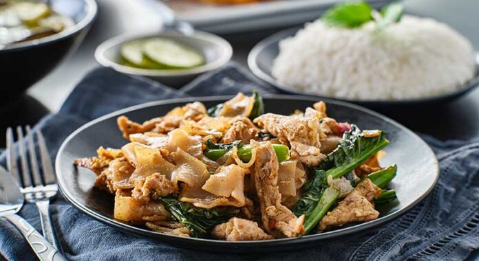 Pad-See-Ew-Delicious-and-Easy-to-Make-Stir-Fry-Noodle-Dish Pad-See-Ew-Delicious-and-Easy-to-Make-Stir-Fry-Noodle-Dish